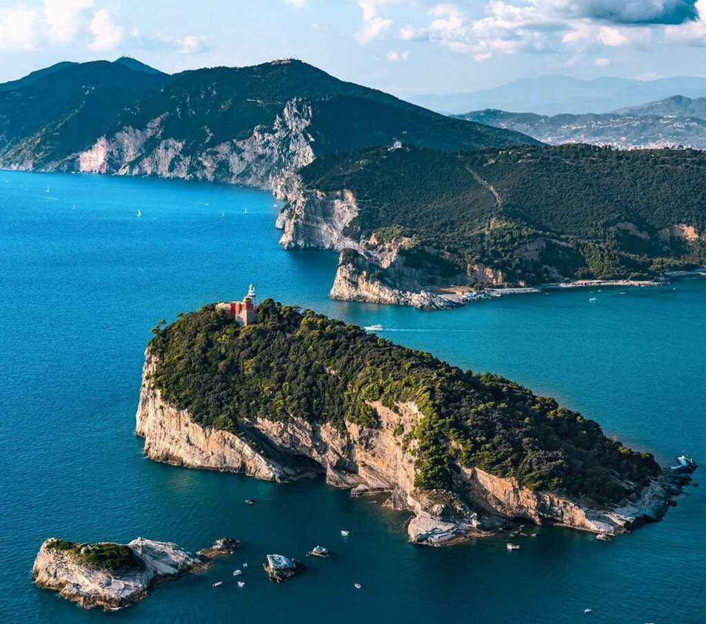 BOAT TOUR PORTOVENERE TINO E TINETTO